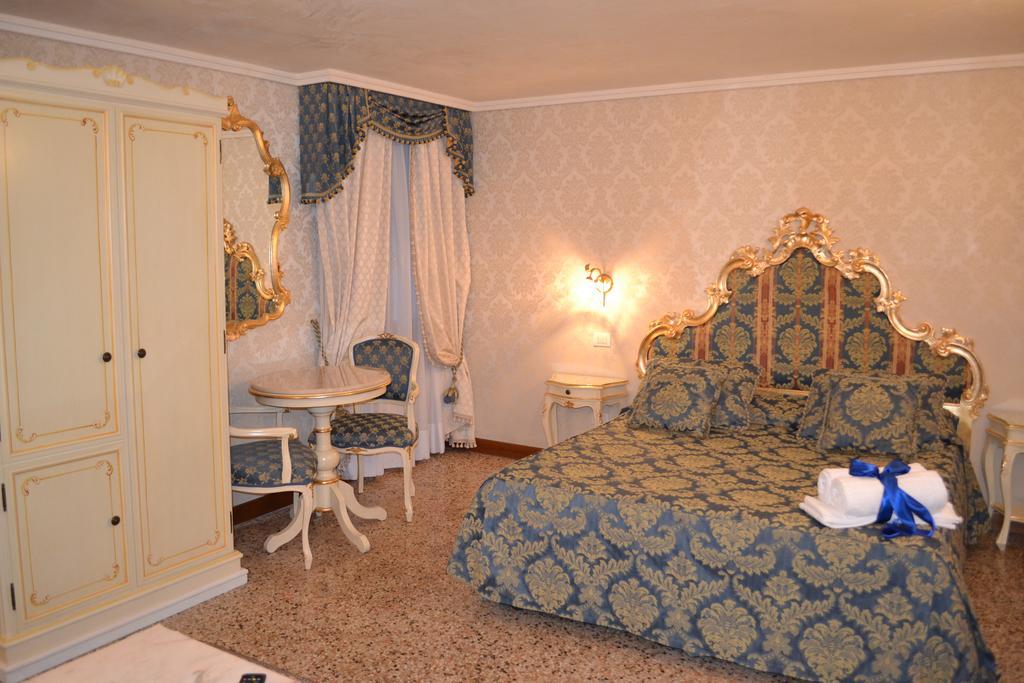 Guest House La Chicca Венеция Екстериор снимка
